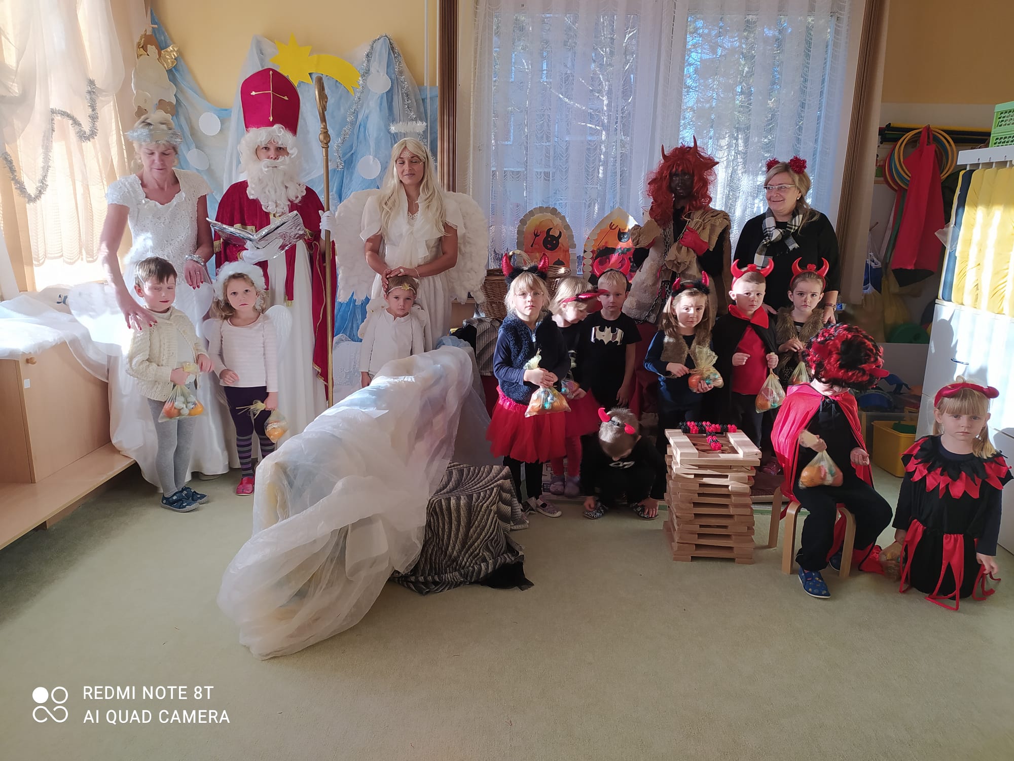 obrázek zpráva Čertíci a andílci chodí také do školky