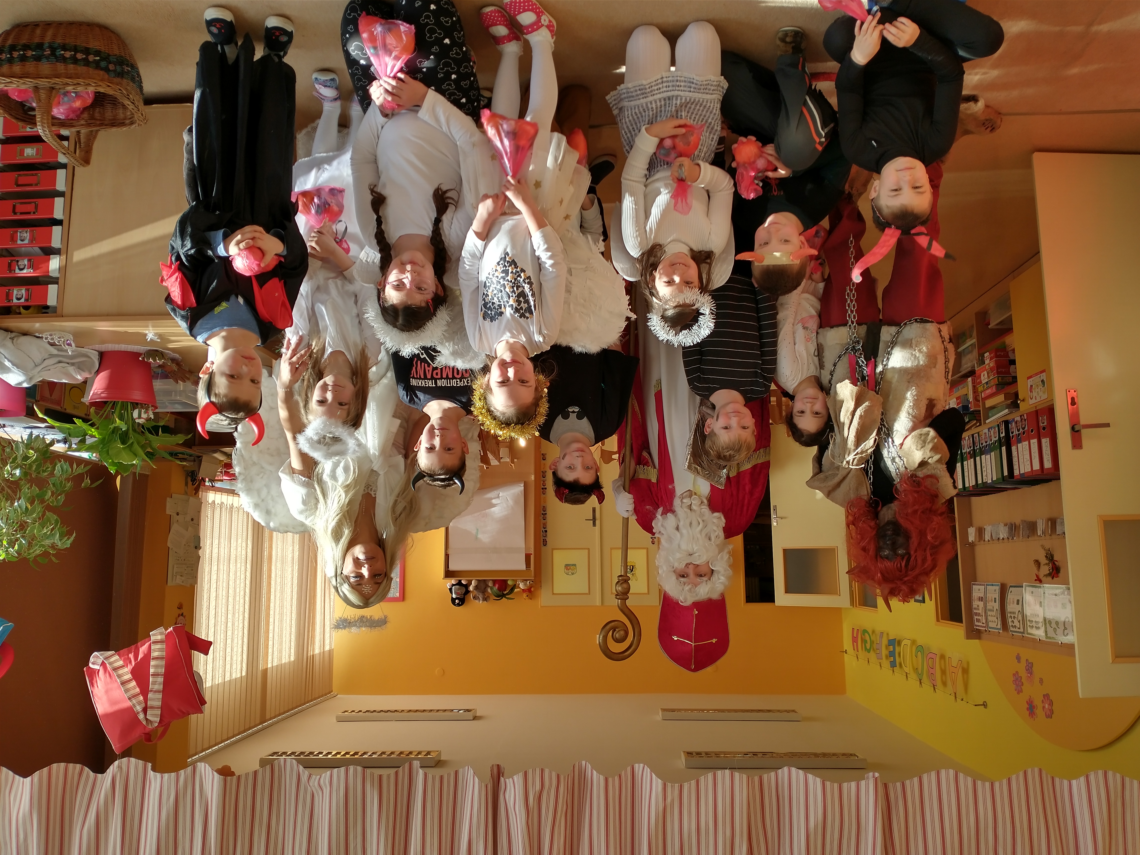 obrázek zpráva Mikuláš smutnil, čert se radoval