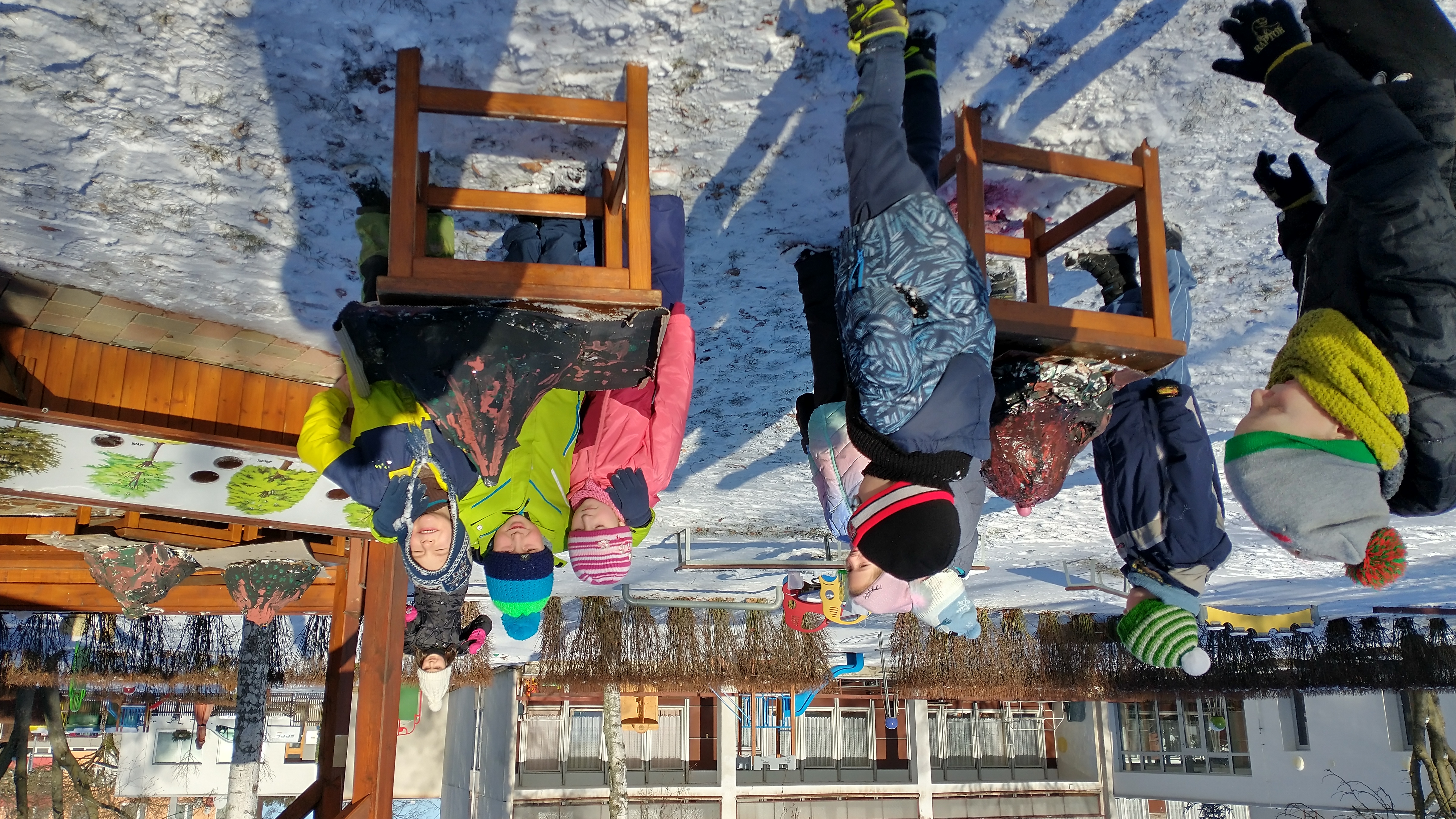 obrázek zpráva Výbuch sopky na školkové zahradě