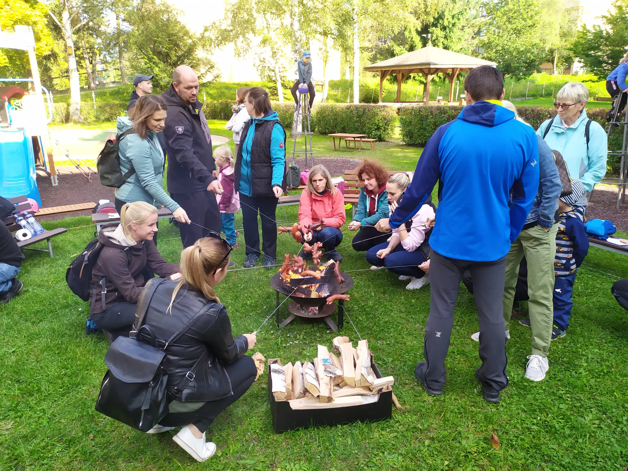 obrázek zpráva Červený a fialový klíček opékal buřty