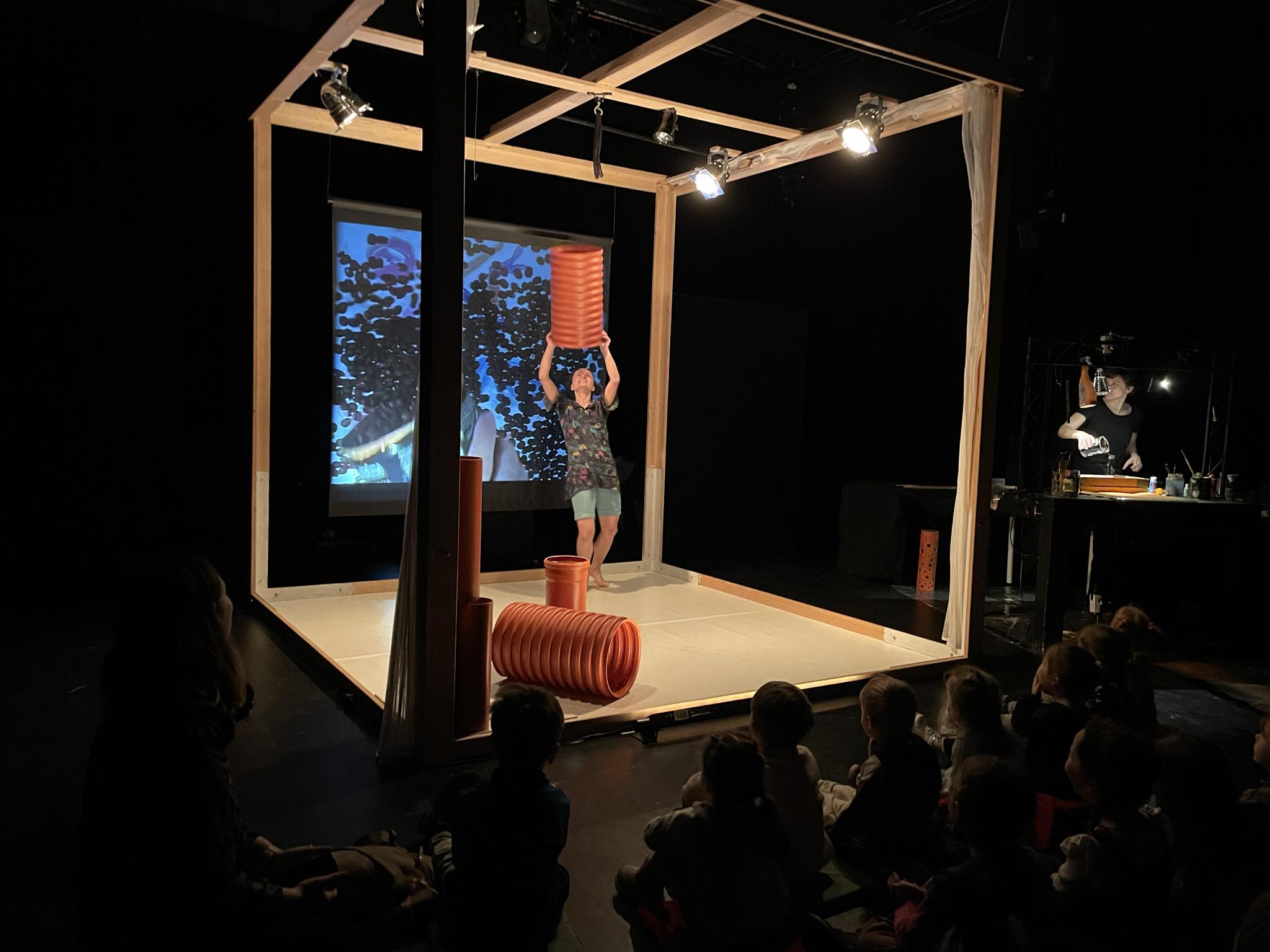 obrázek zpráva Oranžový klíček zhlédl představení v divadle Drak