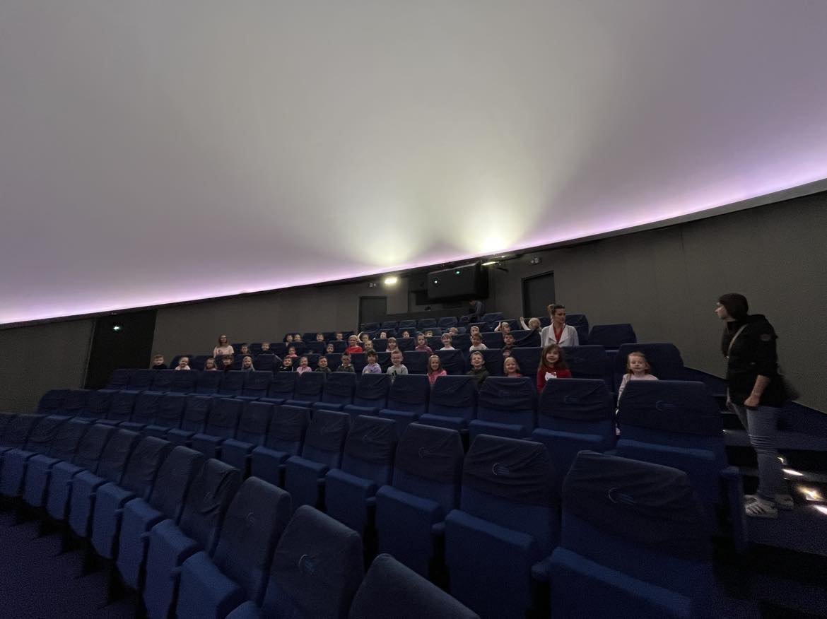 obrázek zpráva Oranžový a červený klíček na exkurzi v planetáriu