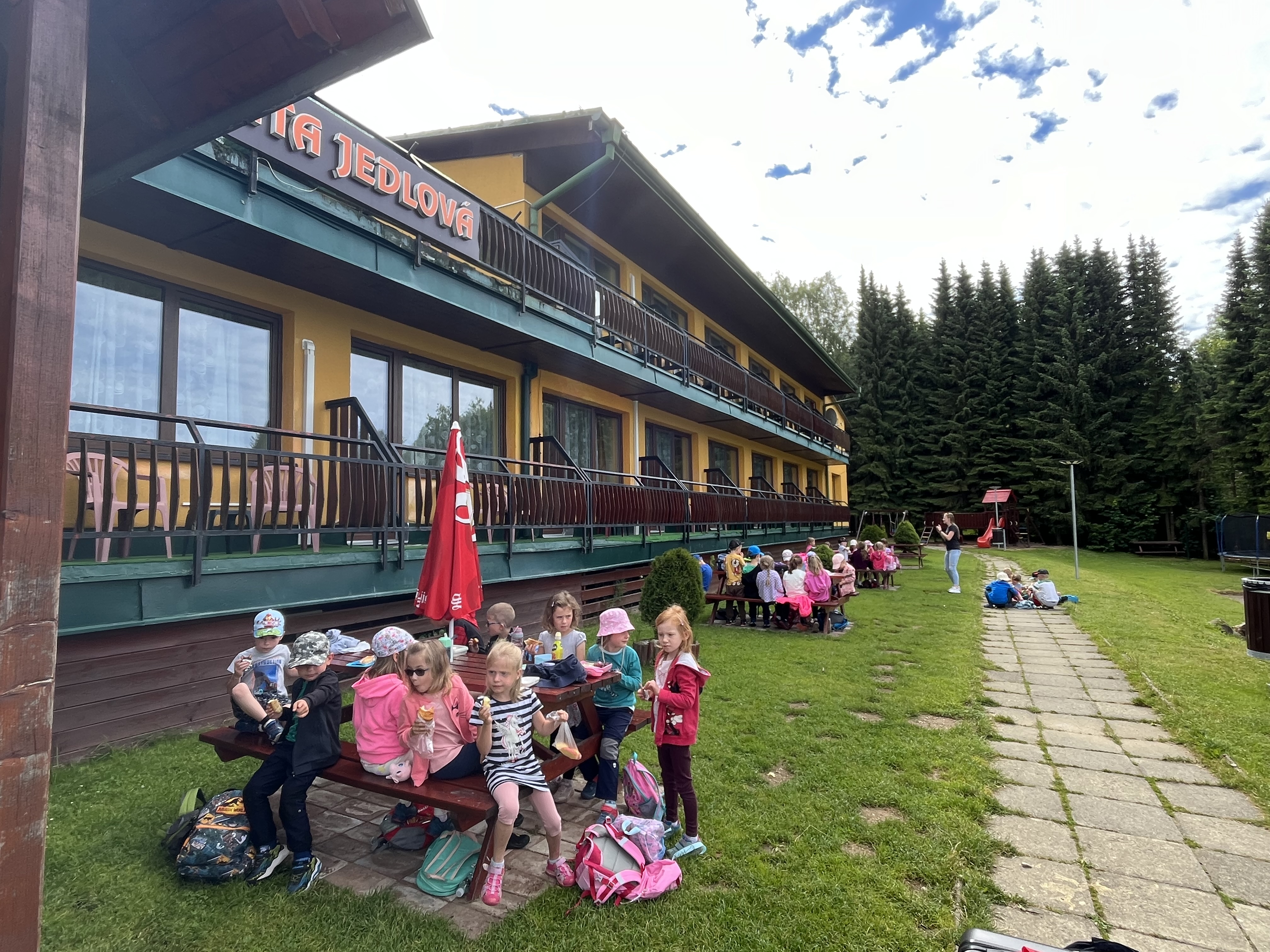 obrázek zpráva První den školky v přírodě