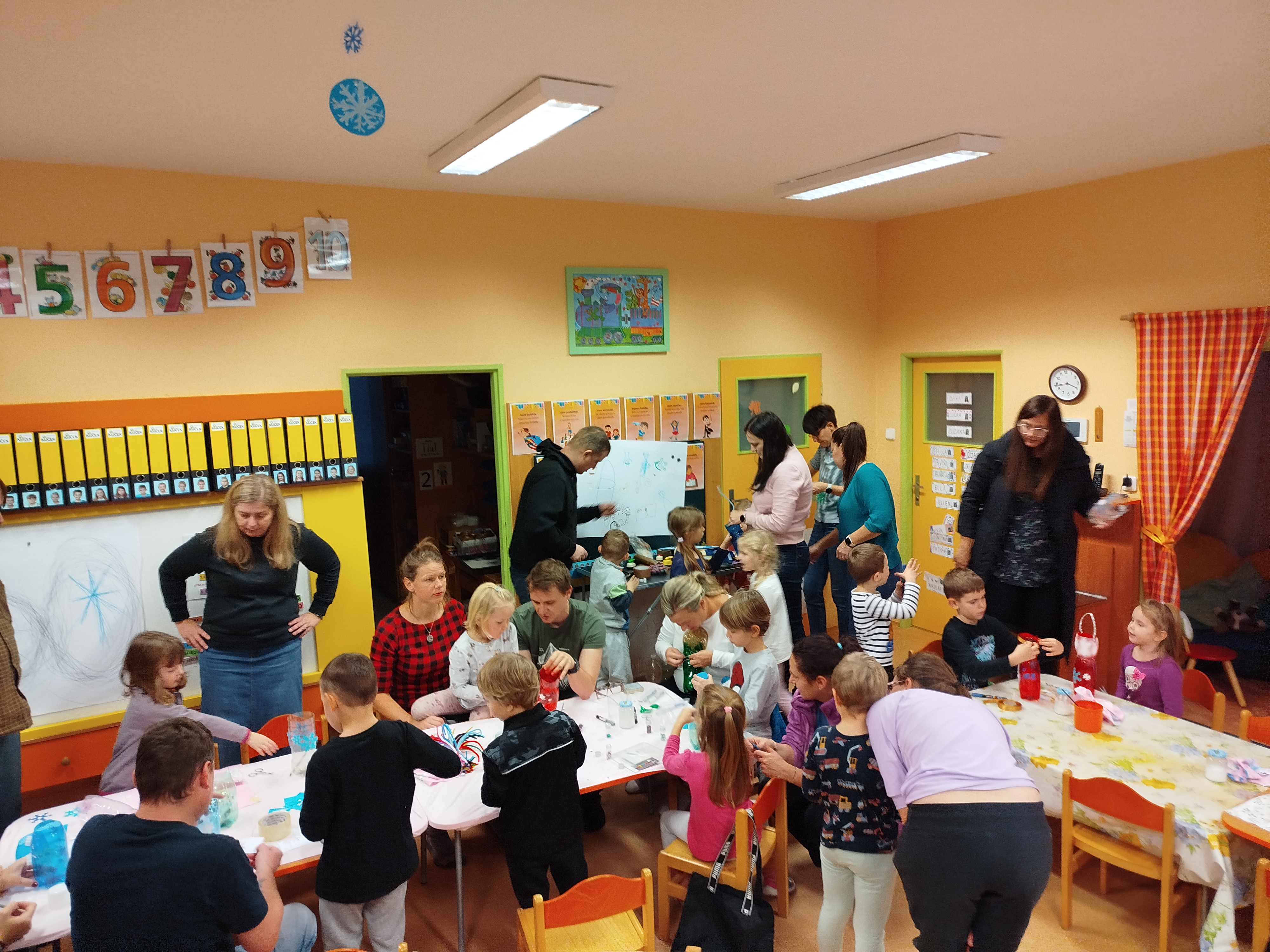 obrázek zpráva Předvánoční tvoření s rodiči v OK